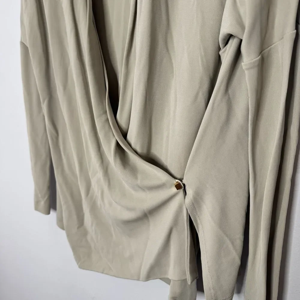 MM Lafleur faux wrap blouse in light beige size medium - Picture 4 of 7